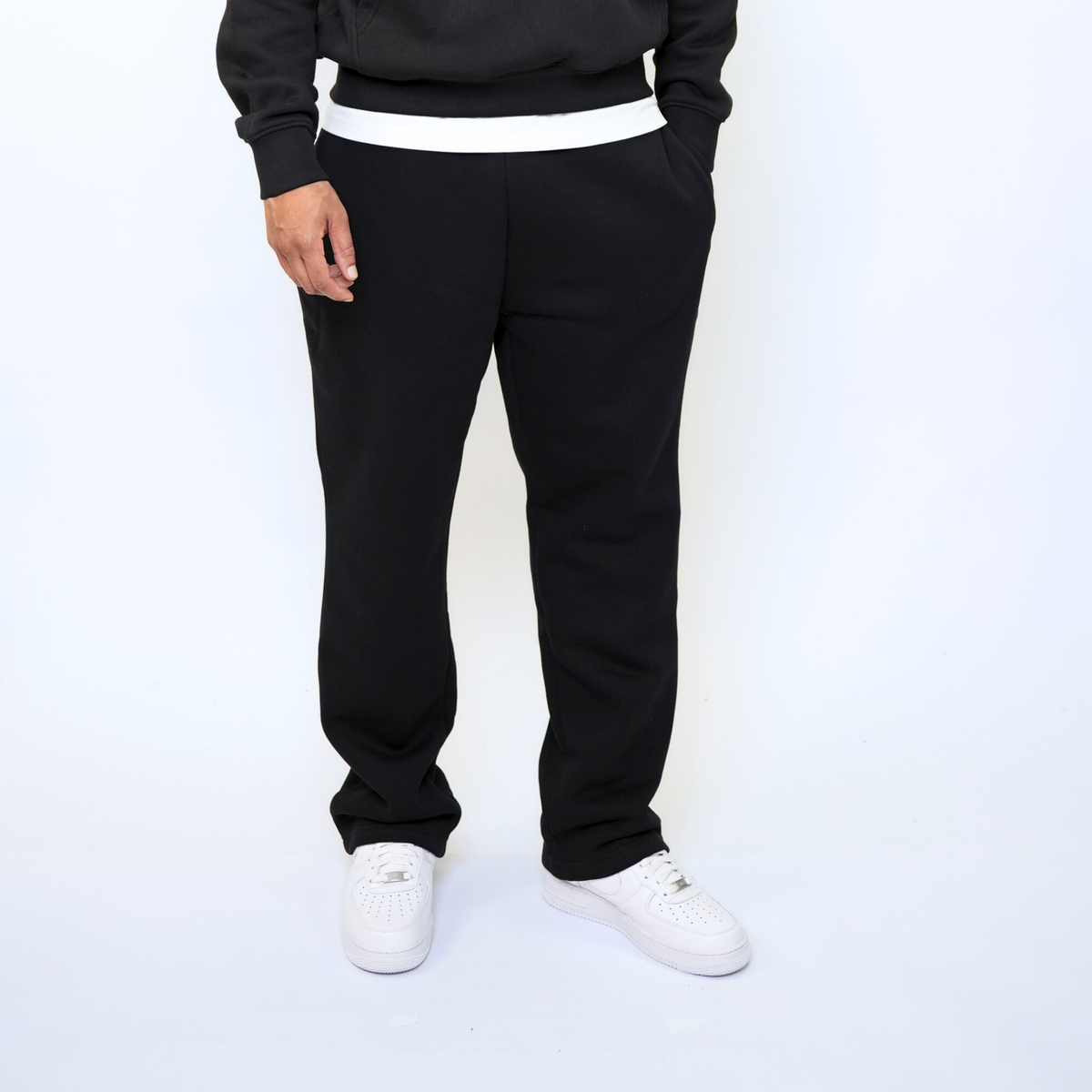 the straight leg jogga' - black no sauce