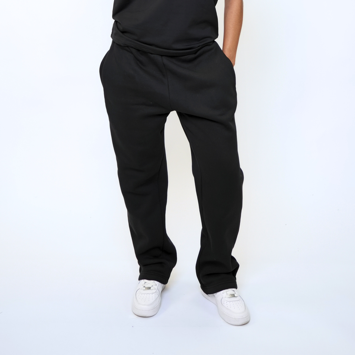 the straight leg jogga' - black no sauce