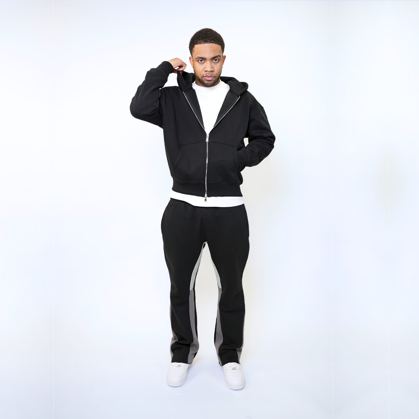 the flared jogga' - black no sauce