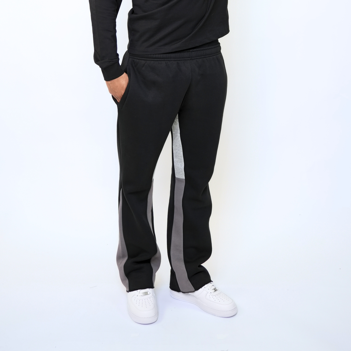 the flared jogga' - black no sauce