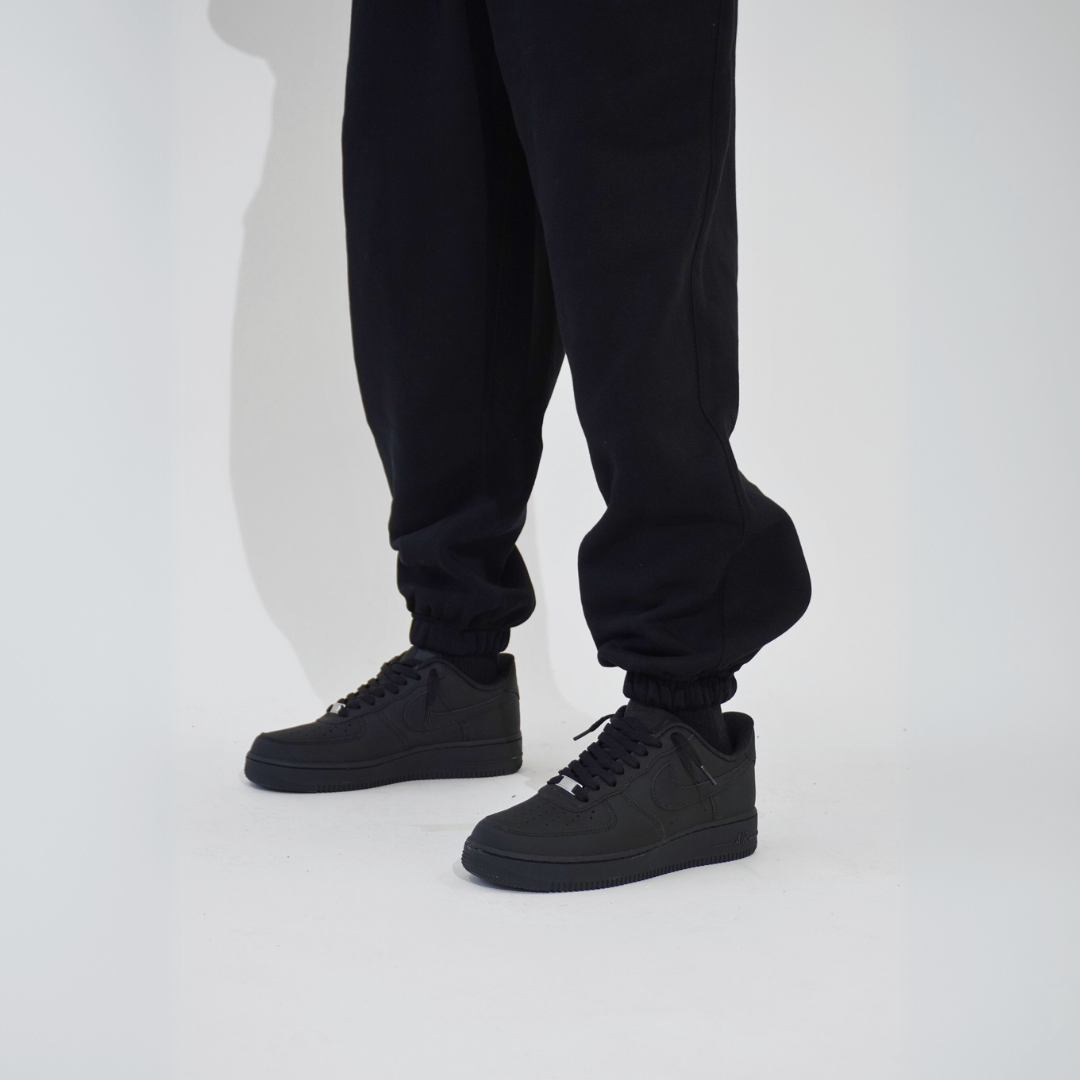 the oversized cuffed jogga' - black